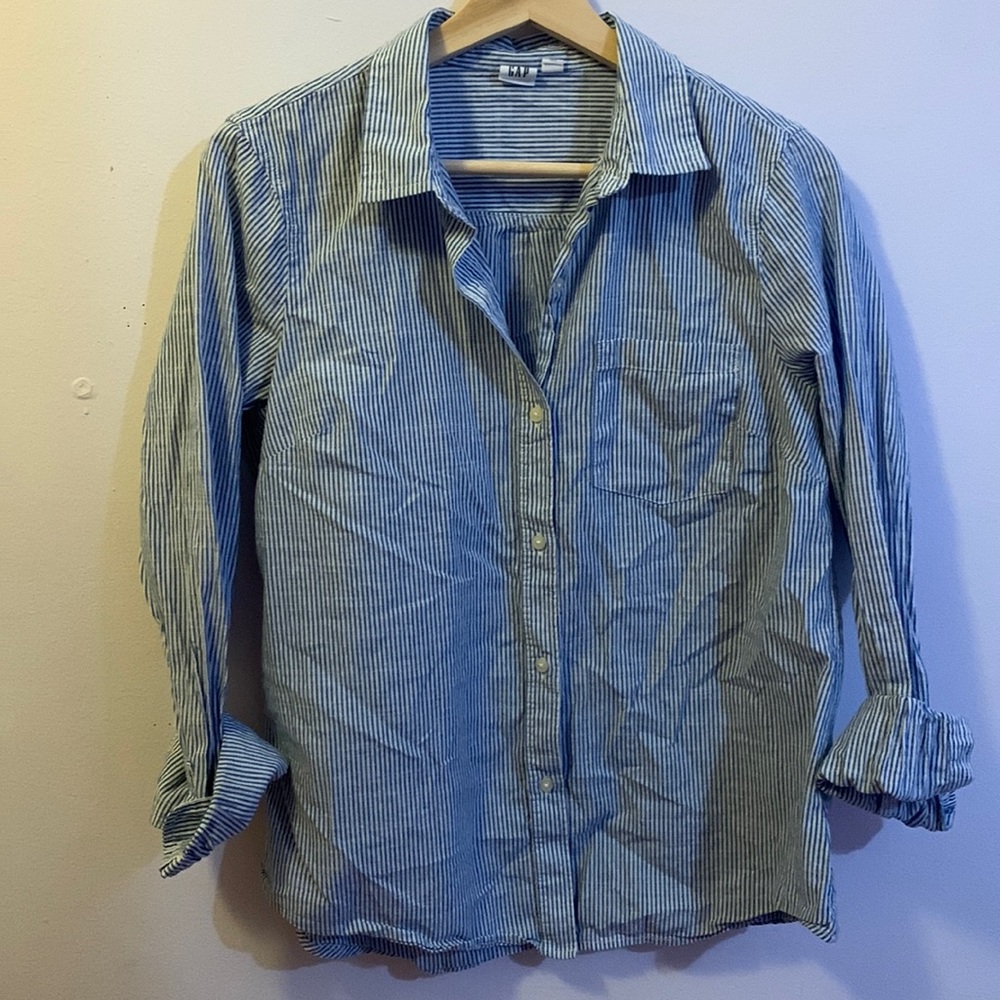 Gap button down long sleeve
